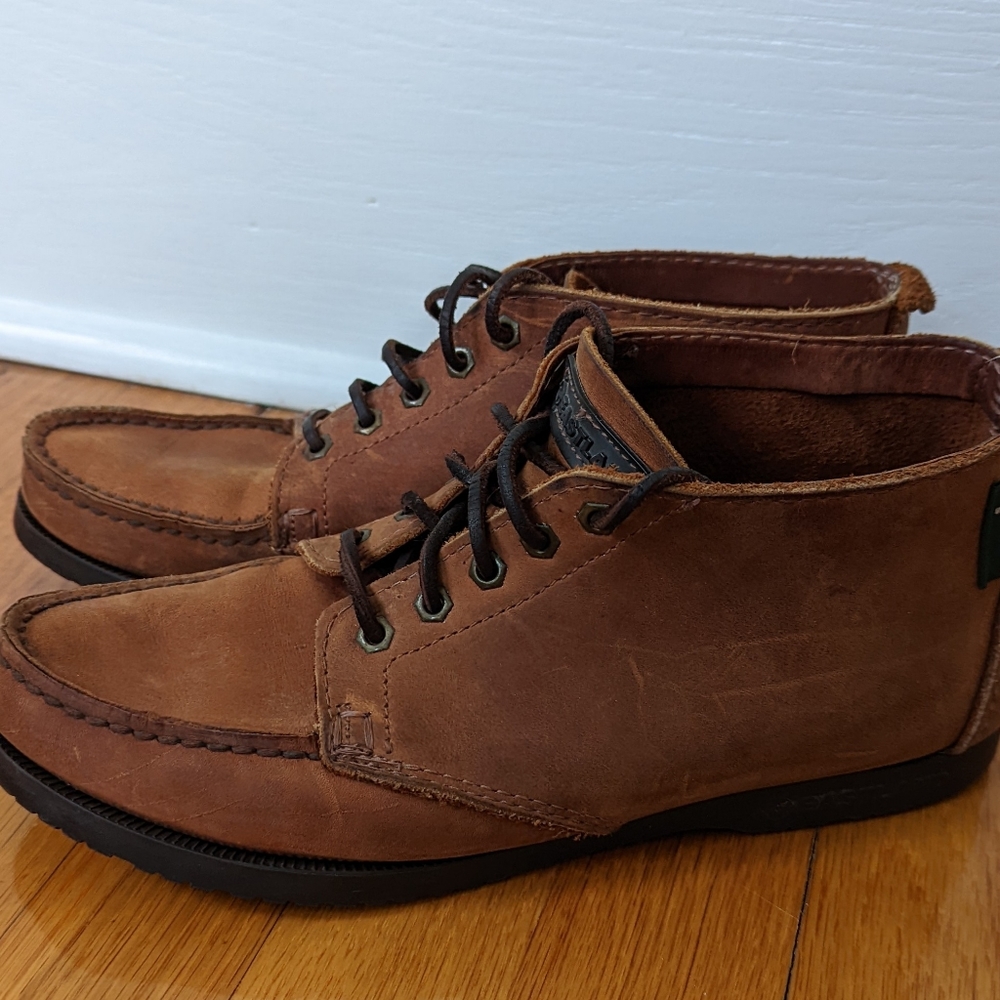 Eastland Women's Leather Chukka Boots size 9